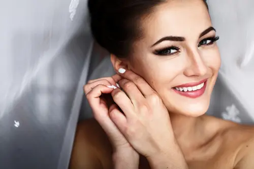 Straighten Your Smile with Invisalign Before Your Wedding - Get a perfect smile with invisalign